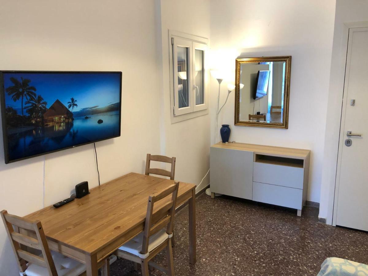 Metaxourgio Spacious Two Bedroom Apartment 雅典 外观 照片
