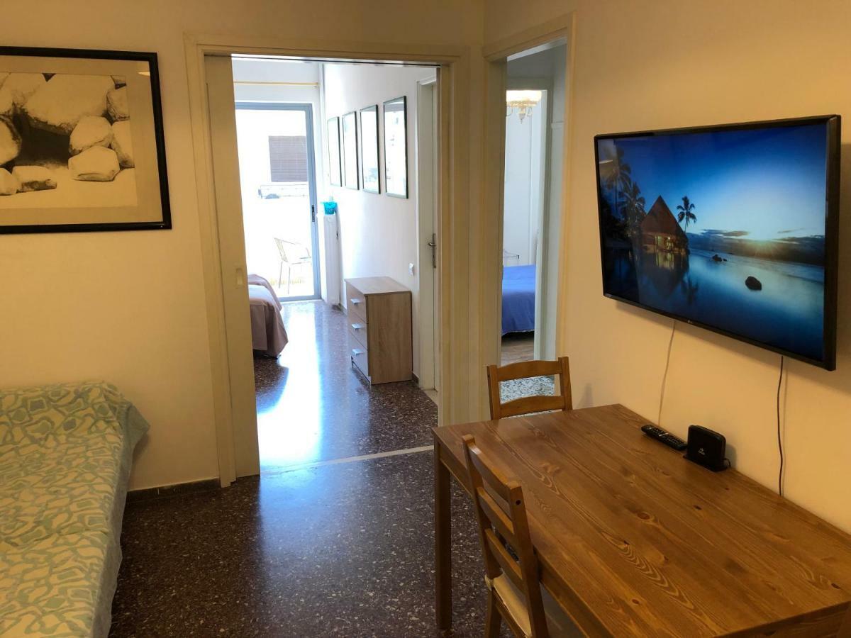 Metaxourgio Spacious Two Bedroom Apartment 雅典 外观 照片